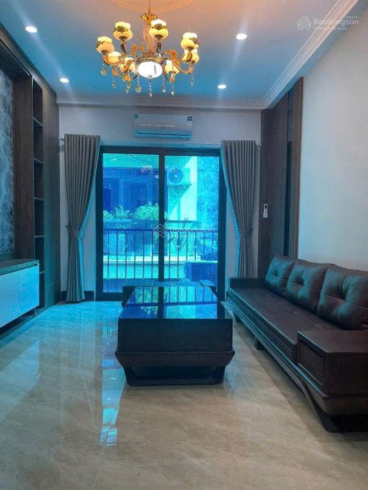 Bán nhà nhỉnh 9,x tỷ + nguyễn văn huyên dt 35m2x5t sổ đỏ chính chủ