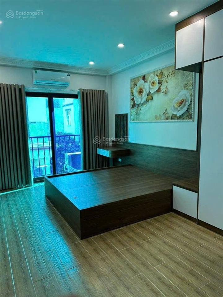 Bán nhà nhỉnh 9,x tỷ + nguyễn văn huyên dt 35m2x5t sổ đỏ chính chủ