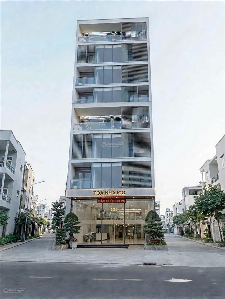 Siêu phẩm  nguyễn văn huyên  căn góc 3 thoáng  8 tầng thang máy + dt 68m x 8t  sổ đỏ chính chủ