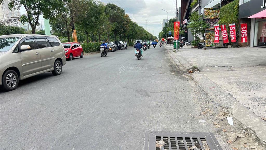 Bán nhà mt 57 song hành, 15x20, 300m2, 4 tầng, gần trần não, 170 tỷ