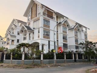 Bán villa 2mt đường số 70, thạnh mỹ lợi, quận 2, 18x20, 1 hầm, 4 tầng, 75 tỷ