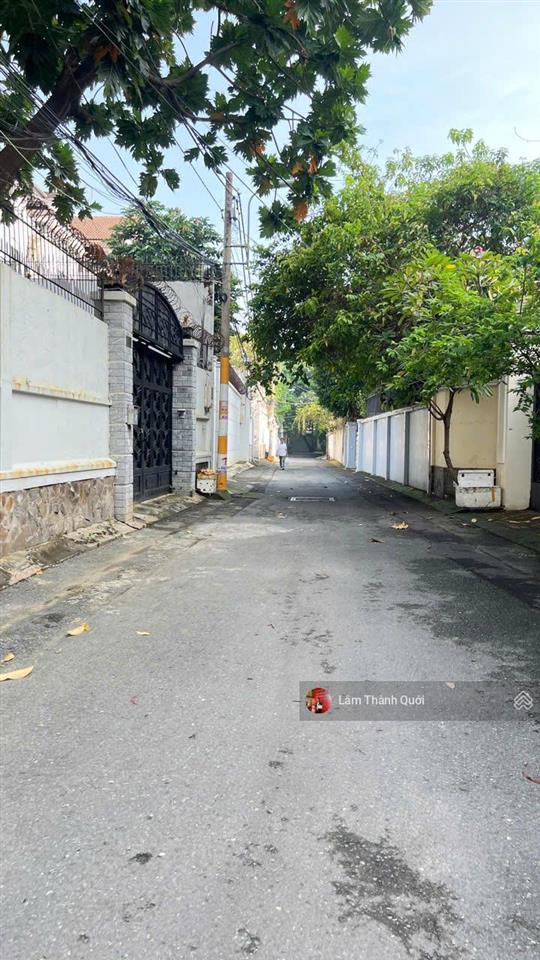 Bán villa quốc hương, 14x23, 1 hầm, 2 lầu, st, 5pn, có hồ bơi, nhà đẹp 70 tỷ