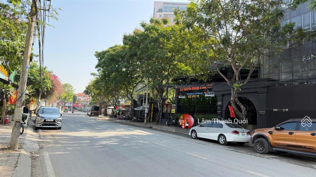Bán nhà mt nguyễn văn hưởng, 43x51m, 2043m2, hđt 900tr/th, 720 tỷ