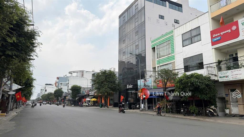 Bán nhà mt phạm văn bạch, 12x26, 1 hầm, 7 tầng, đang cho thuê 300tr/t, 115 tỷ