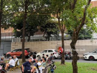 Bán villa hoàng việt, quận tân bình, 34x25, 750m2, 1 hầm, 2 lầu, sân thượng, 136 tỷ