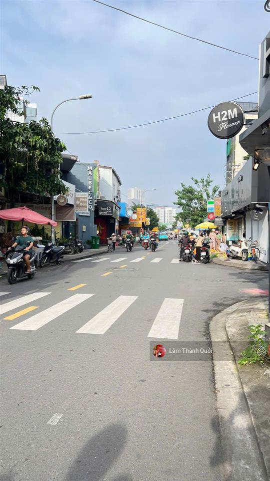 Bán nhà mt 24b xuân thuỷ, 11x30, 329m2, 2mt trước sau, nhà cấp 4, 129 tỷ