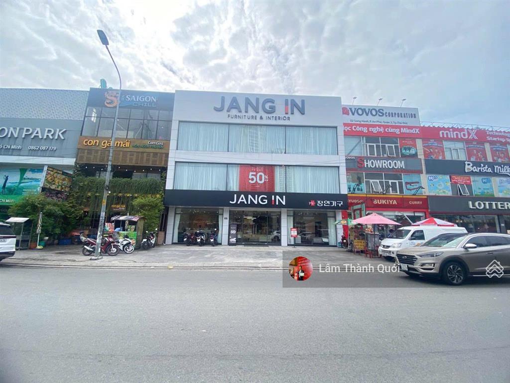 Bán nhà mt song hành, gần trần não, 15x20m, 300m2, 4 tầng, 170 tỷ