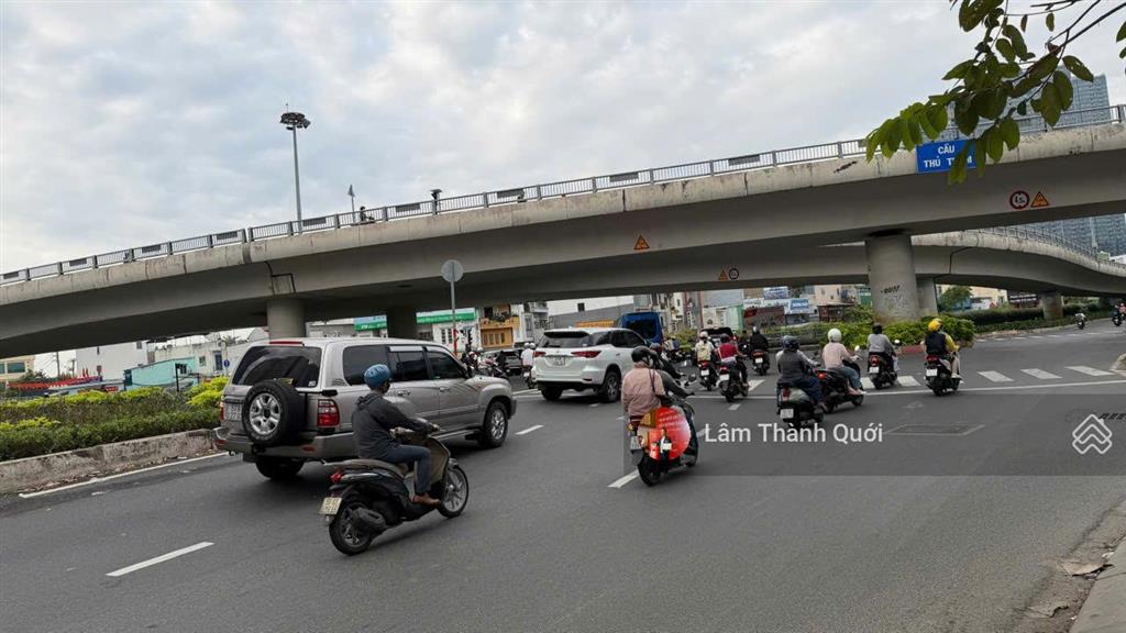 Bán nhà mt nguyễn hữu cảnh, 10x30, nở hậu 33m, 539m2, 1 hầm, 7 tầng, 280 tỷ
