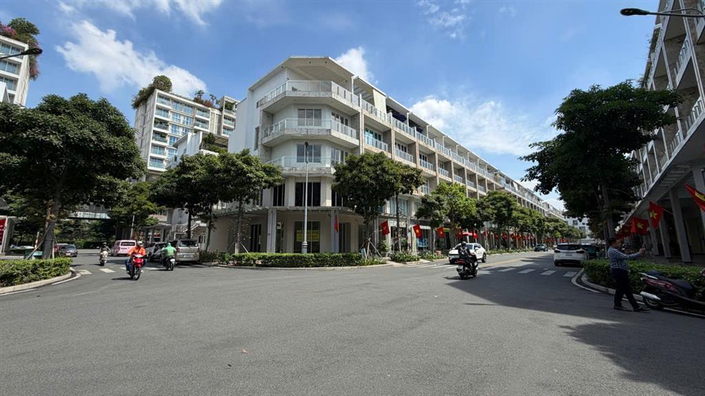 Bán nhà 2mt đường b4, kđt sala, 6x20, 1 hầm, 4 tầng, 110 tỷ