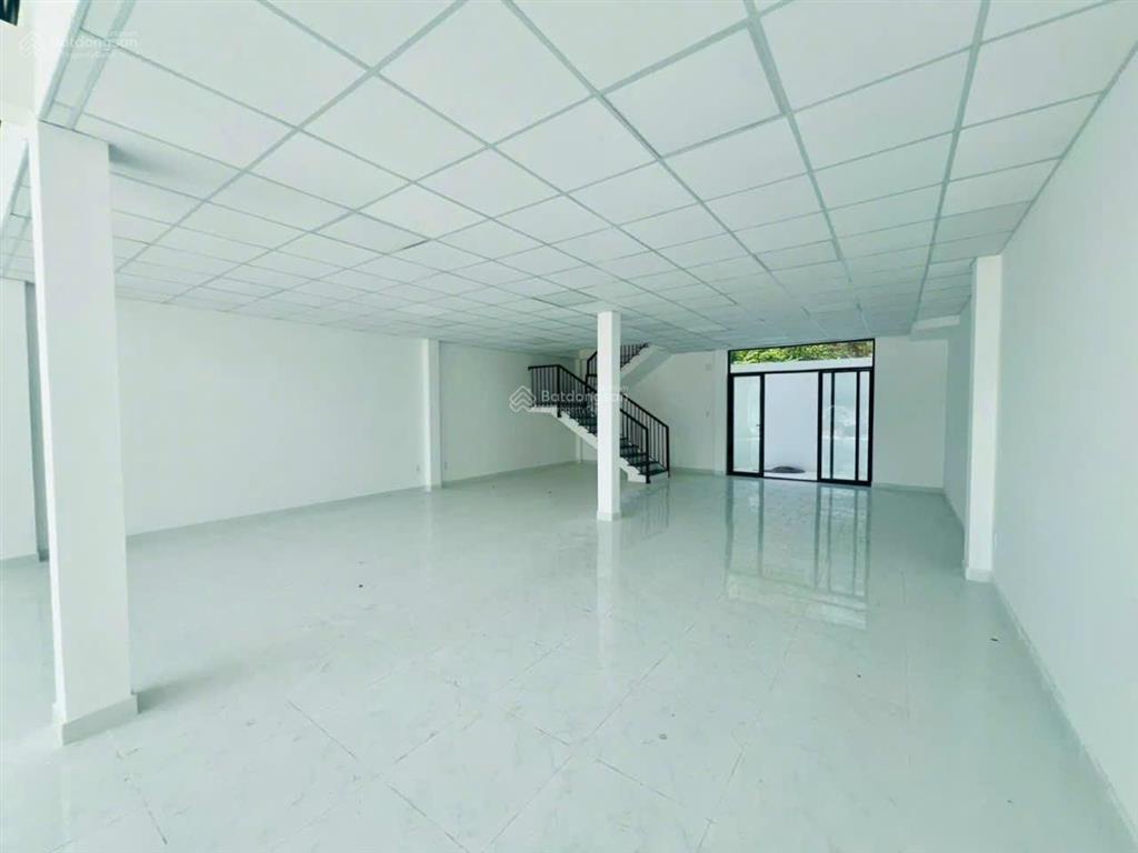 Cho thuê nhà mt trương văn bang, 6x15, 1 trệt, 3 tầng, nhà đẹp, 60 triệu/tháng