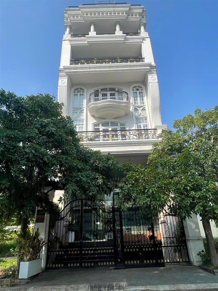 Cho thuê nhà mt nguyễn thanh sơn, 8x20, 1 hầm, 6 tầng, giá thuê 130 triệu/tháng