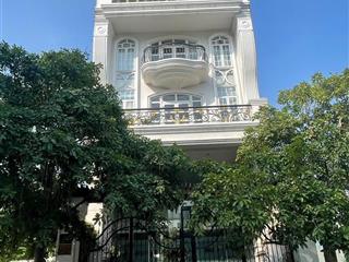 Cho thuê nhà mt nguyễn thanh sơn, 8x20, 1 hầm, 6 tầng, giá thuê 130 triệu/tháng