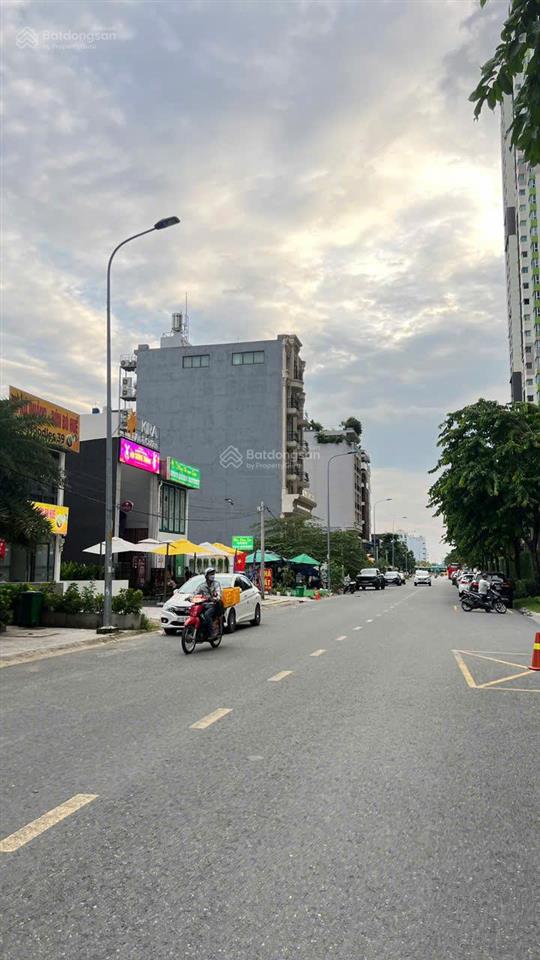 Cho thuê nhà mt nguyễn thanh sơn, 8x20, 1 hầm, 6 tầng, giá thuê 130 triệu/tháng