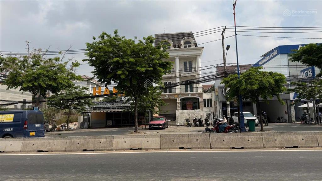 Bán nhà mt lương định của, 10x20, 1 hầm, 5 tầng, gần ngã ba nguyễn hoàng, 95 tỷ