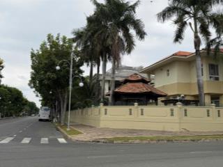 Bán biệt thự phú gia, 1 hà huy tập, phú mỹ hưng, quận 7, 330m2, 1 hầm, 3 tầng