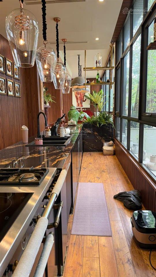 Bán biệt thự phú gia, 1 hà huy tập, phú mỹ hưng, quận 7, 330m2, 1 hầm, 3 tầng