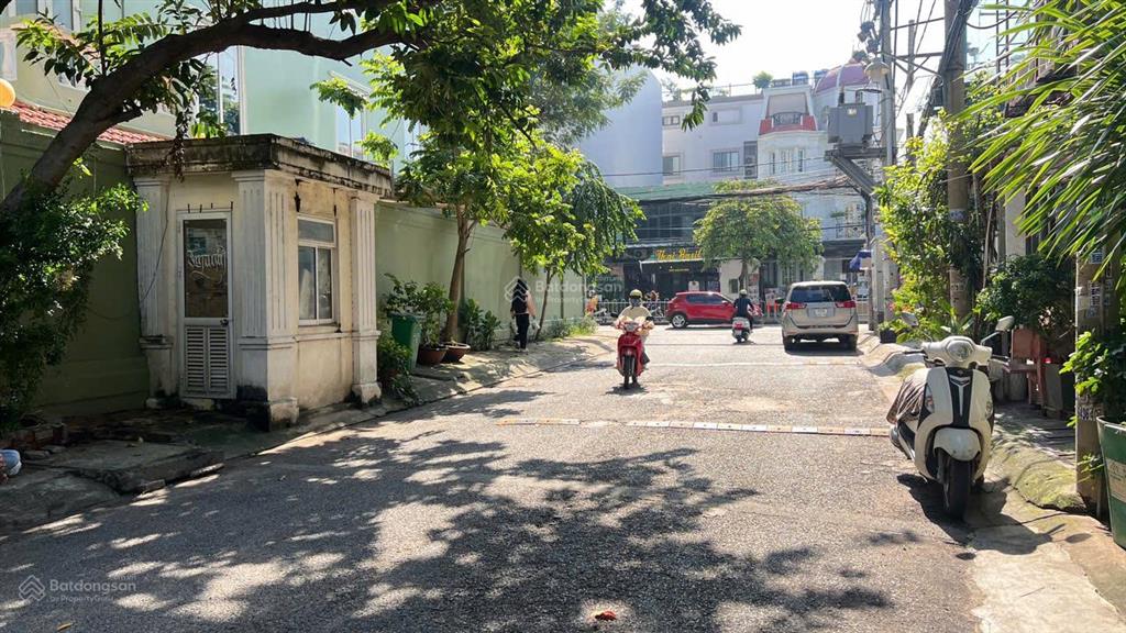 Bán nhà hẻm 216 nguyễn văn hưởng, 15x20, 300m2, cấp 4, 78 tỷ