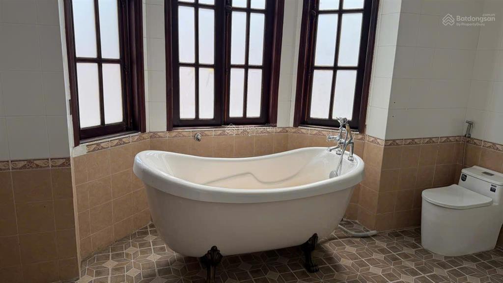 Cho thuê nhà nguyễn ư dĩ, 20x30, 600m2, 2 lầu, 5pn, 145 triệu/tháng