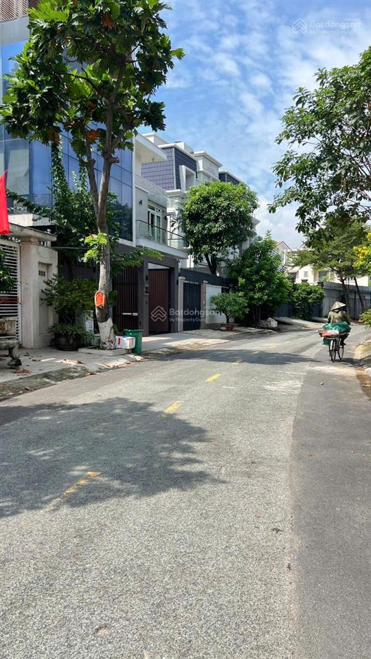 Bán biệt thự bùi tá hán, 11x20, 223m2, 1 hầm, 3 tầng, 5pn, nhà đẹp, 56 tỷ