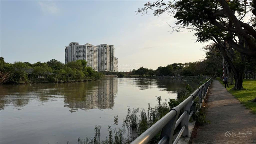 Bán biệt thự 2mt thân văn nhiếp, đối diện sông, 30x37, 1100m2, 1 hầm, 3 tầng, 385 tỷ