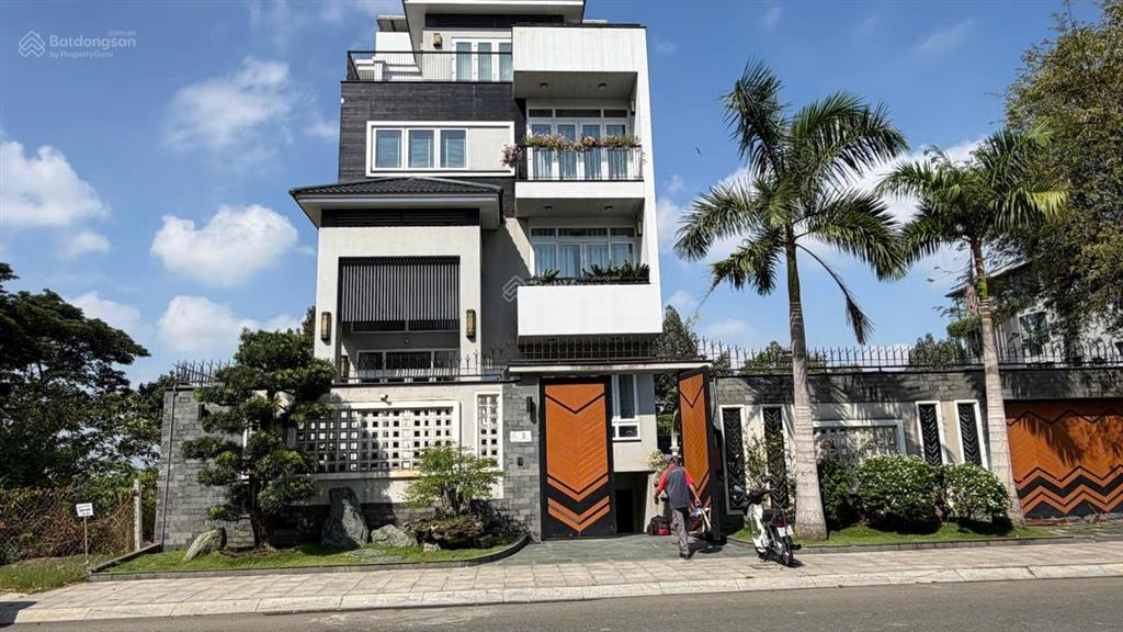 Bán biệt thự mt vũ phươn đề, đảo kim cương, 20x23, 460m2, 1 hầm, 4 tầng, 112 tỷ
