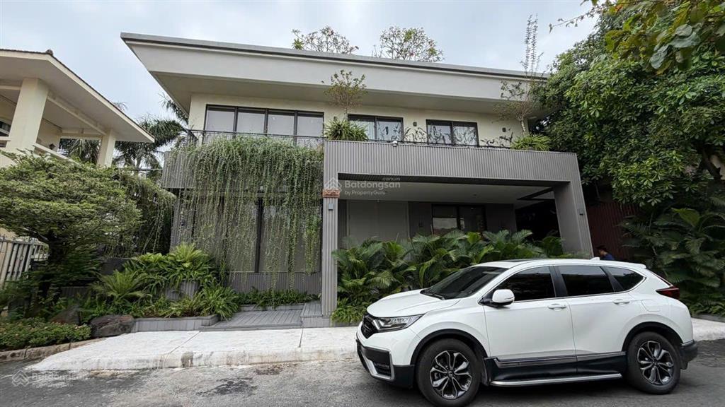 Bán biệt thự phú gia, phú mỹ hưng, 17.5x19, 331m2, 1 hầm, 3 tầng, 6pn, 150 tỷ