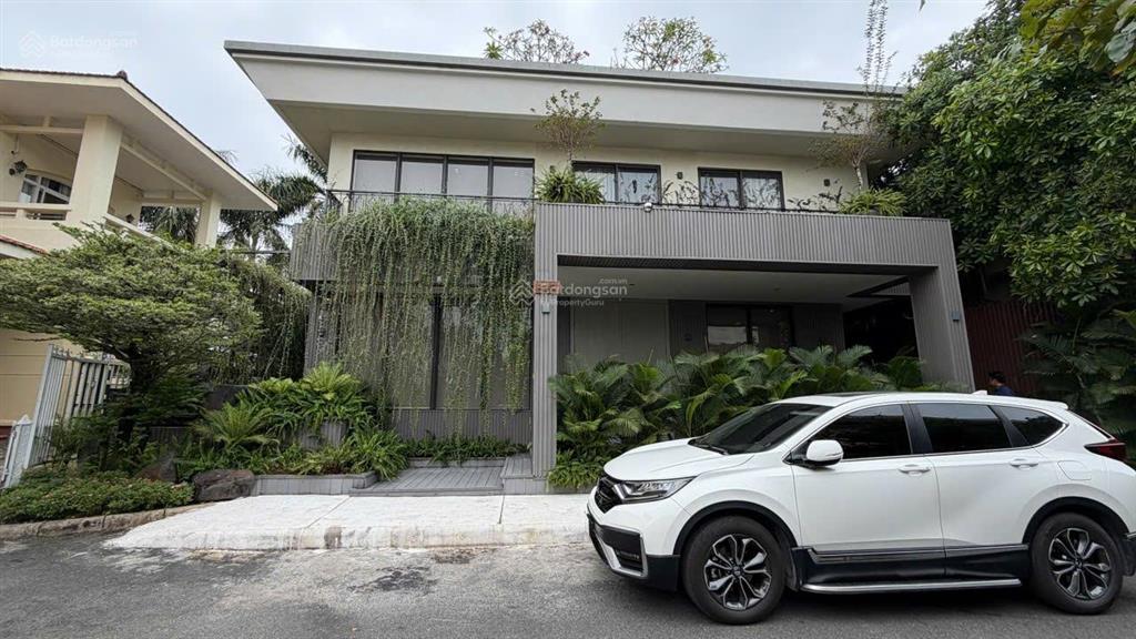 Bán biệt thự phú gia, phú mỹ hưng, 17.5x19, 331m2, 1 hầm, 3 tầng, 6pn, 150 tỷ