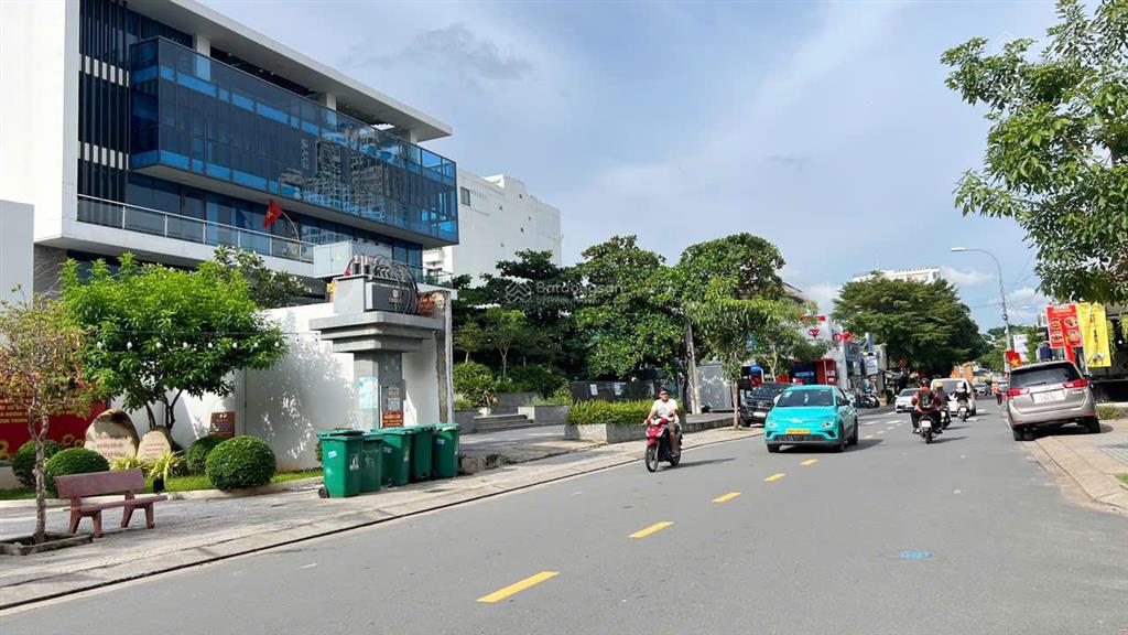 Cho thuê nhà mt xuân thủy, 9x30, 270m2, 1 hầm, 6 tầng, 400 triệu/tháng