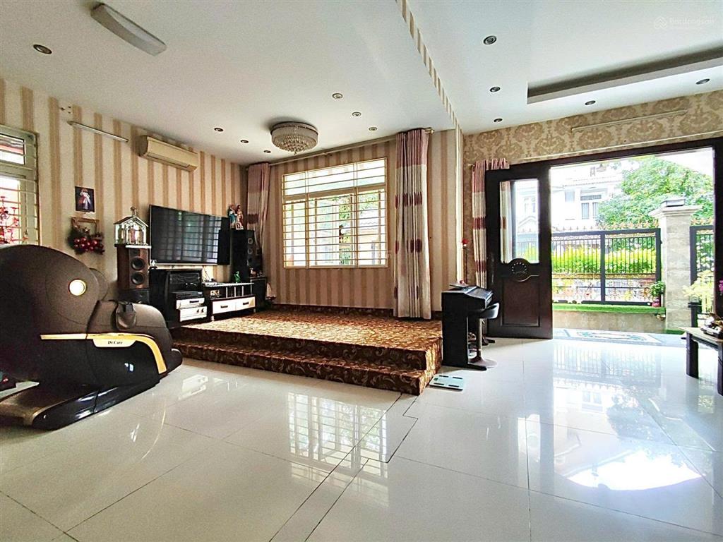 Bán biệt thự đường số 24, kdc him lam, 12.5x20, 250m², 1 hầm, 4 tầng, 7pn, 40 tỷ
