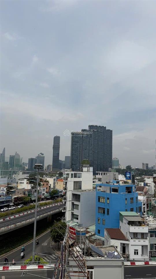 Bán tòa nhà mt 33b33c nguyễn hữu cảnh, 10x30m, nở hậu 33m, 540m², 1 hầm, 7 tầng, 280 tỷ