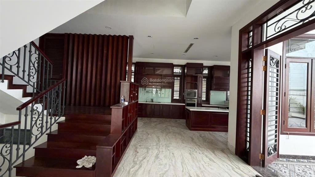 Bán nhà mt 171 đỗ pháp thuận, 16x20m, 320m2, 1 hầm, 4 tầng, 89 tỷ