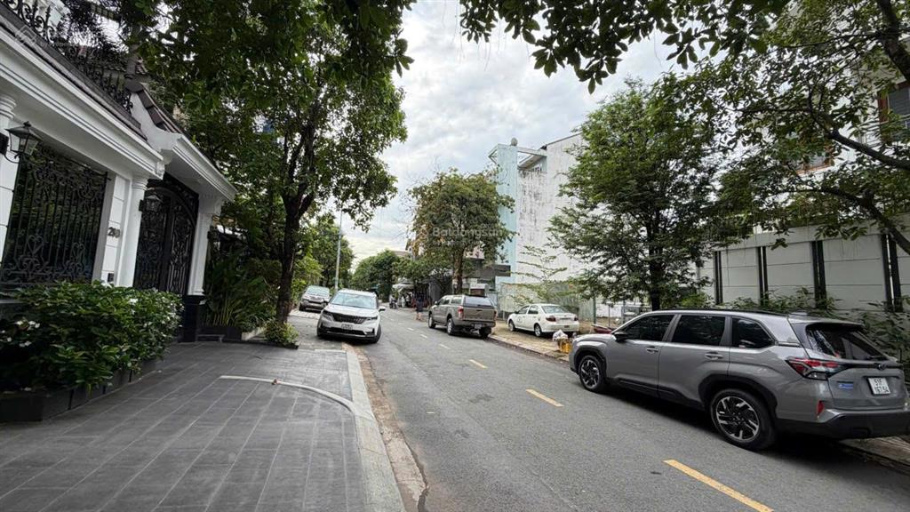 Bán nhà mt 171 đỗ pháp thuận, 16x20m, 320m2, 1 hầm, 4 tầng, 89 tỷ