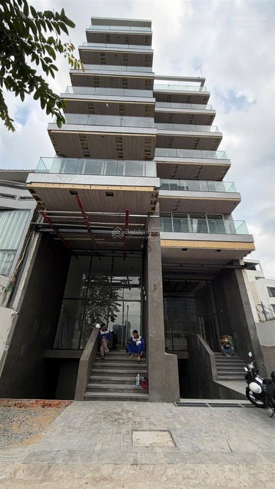 Bán nhà mt 33b33c nguyễn hữu cảnh, 540m2, 1 hầm, 7 tầng, 2500m2 sàn, 240 tỷ