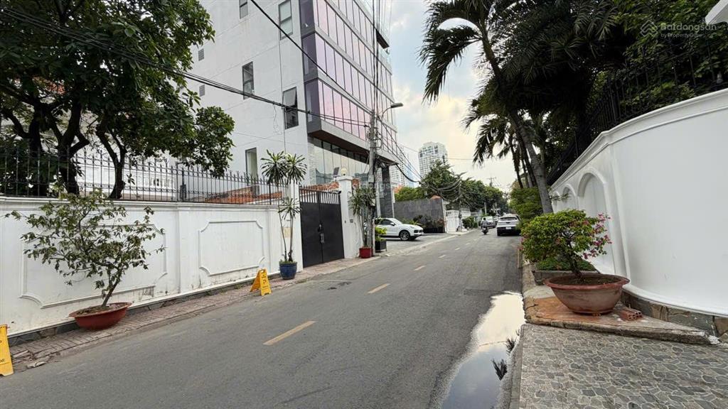 Bán nhà mt 5 đặng hữu phổ, 33x33, 1035m2, 1 hầm, 4 tầng, 550 tỷ