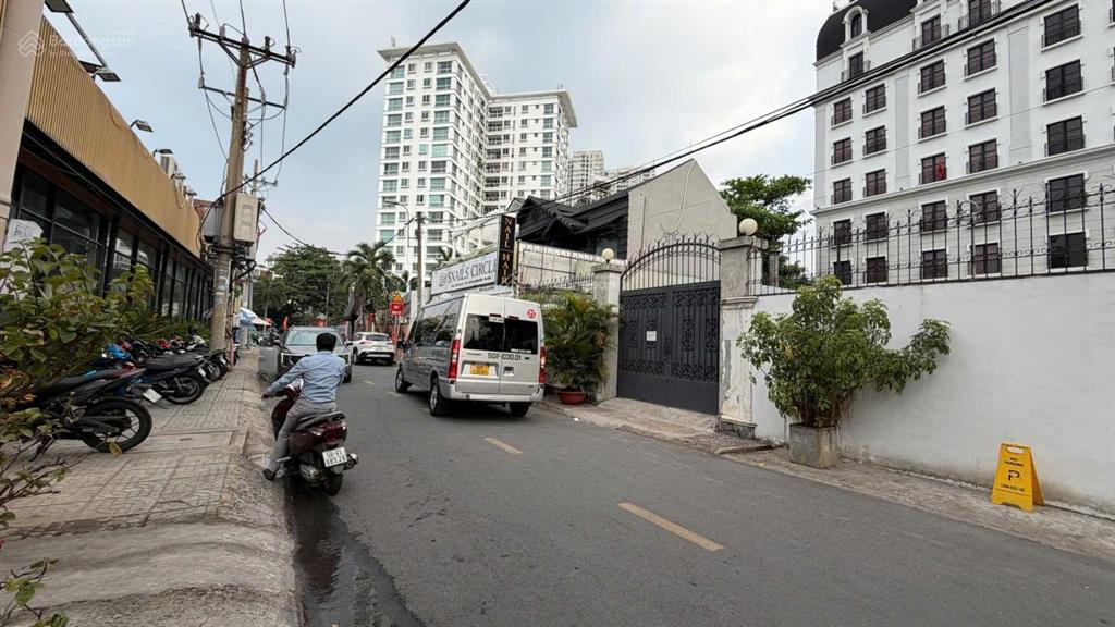 Bán nhà mt 5 đặng hữu phổ, 33x33, 1035m2, 1 hầm, 4 tầng, 550 tỷ