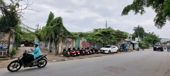 Bán nhà góc 2mt 48 xuân thủy, 22x56, 1404m², 814m² thổ cư, 580 tỷ
