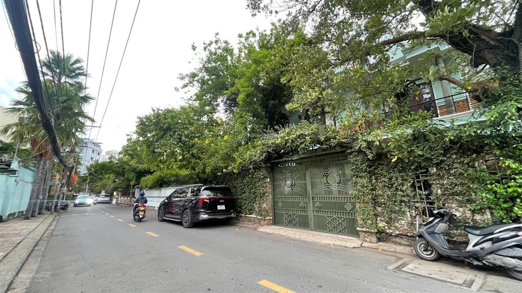 Bán nhà mt 40 đường số 47, thảo điền, 15x33, 502m², 1 hầm, 3 tầng, 105 tỷ