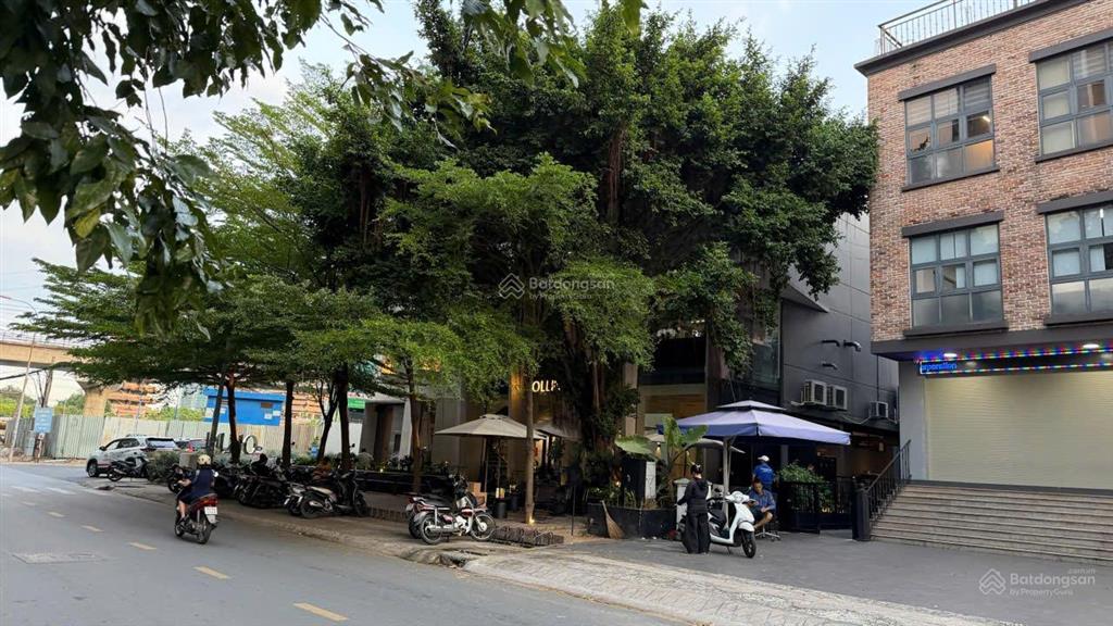 Bán đất mt 7 giang văn minh, 12x20m, 240m2, gần vincom thảo điền, 66 tỷ
