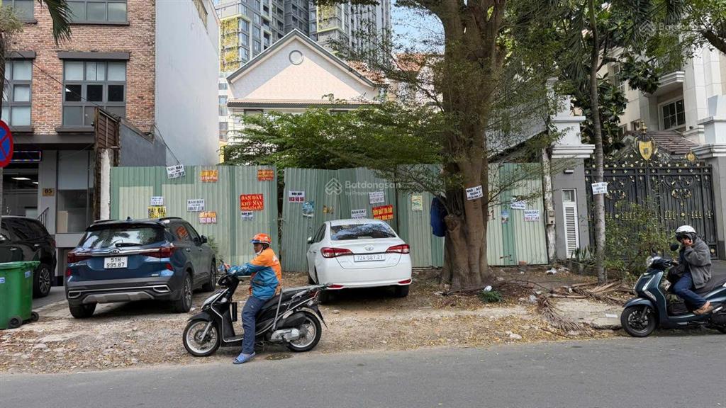 Bán đất mt 7 giang văn minh, 12x20m, 240m2, gần vincom thảo điền, 66 tỷ