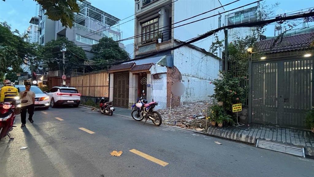 Bán nhà mt nguyễn bá huân, 4x17, 62m2, cấp 4, 24 tỷ