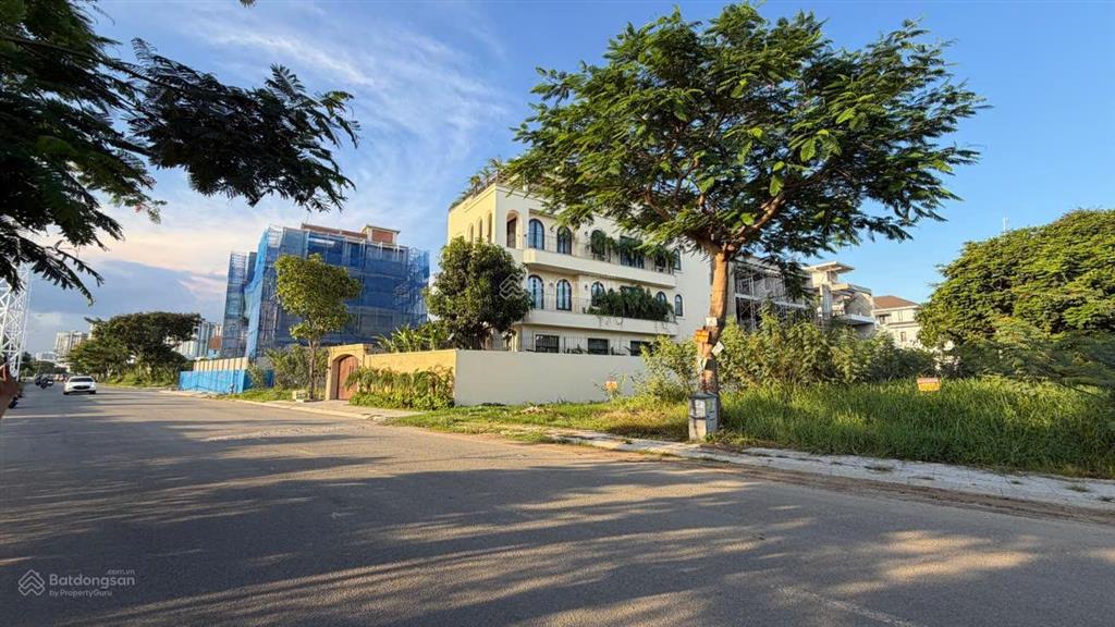 Bán villa mt 21 đường số 103, p thạnh mỹ lợi, 13x27, 326m2, 1 hầm, 4 tầng, 105 tỷ