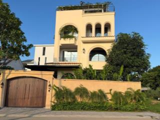 Bán villa mt 21 đường số 103, p thạnh mỹ lợi, 13x27, 326m2, 1 hầm, 4 tầng, 105 tỷ
