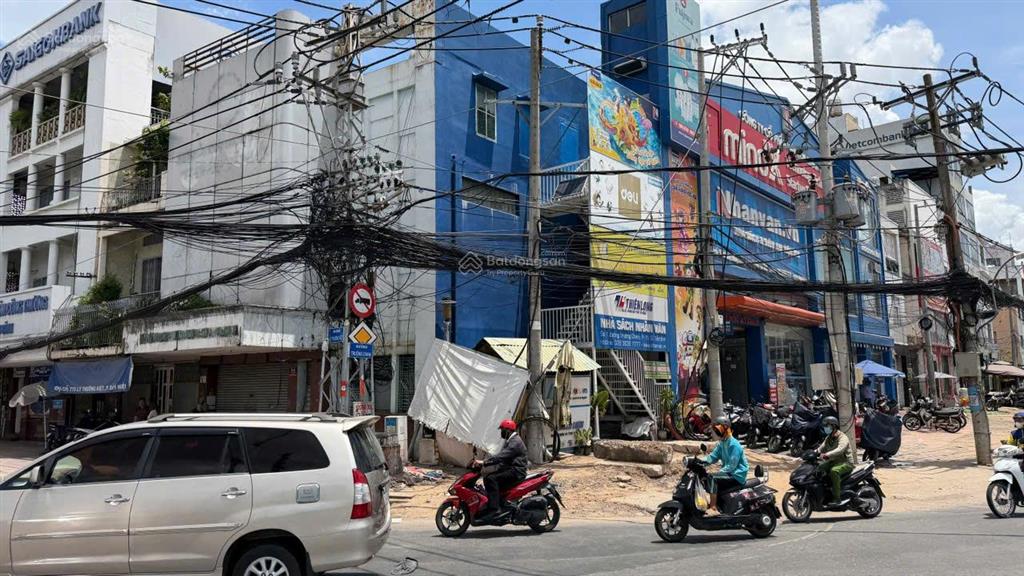 Bán nhà 2mt 1 trường chinh, 18x36, 678m2, 2 lầu, ngay góc lý thường kiệt, 170 tỷ