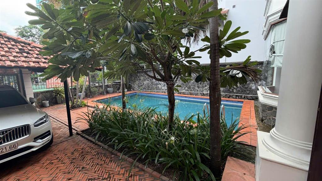 Cho thuê nhà nguyễn văn hưởng, 12x25, 300m2, 2 lầu, 5pn, có hồ bơi, 105 triệu