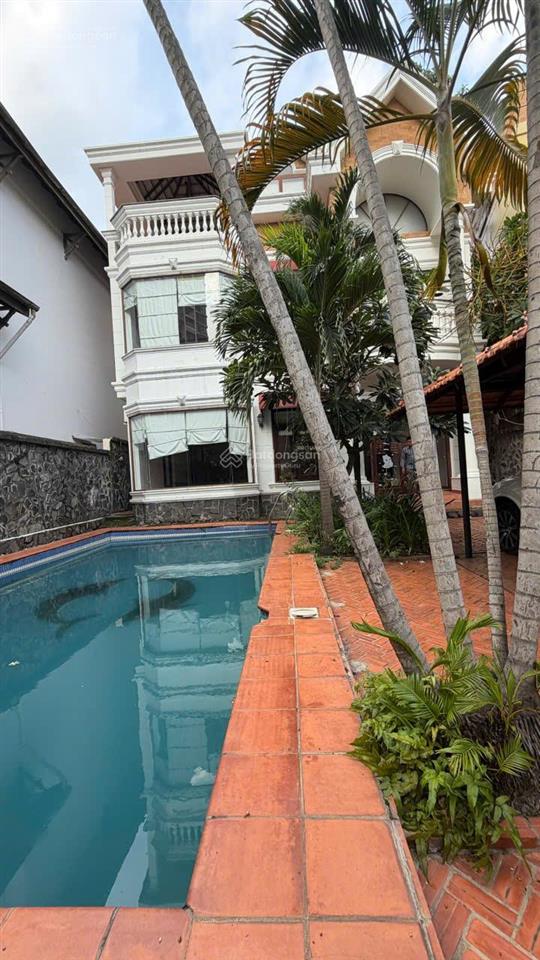 Cho thuê nhà nguyễn văn hưởng, 12x25, 300m2, 2 lầu, 5pn, có hồ bơi, 105 triệu