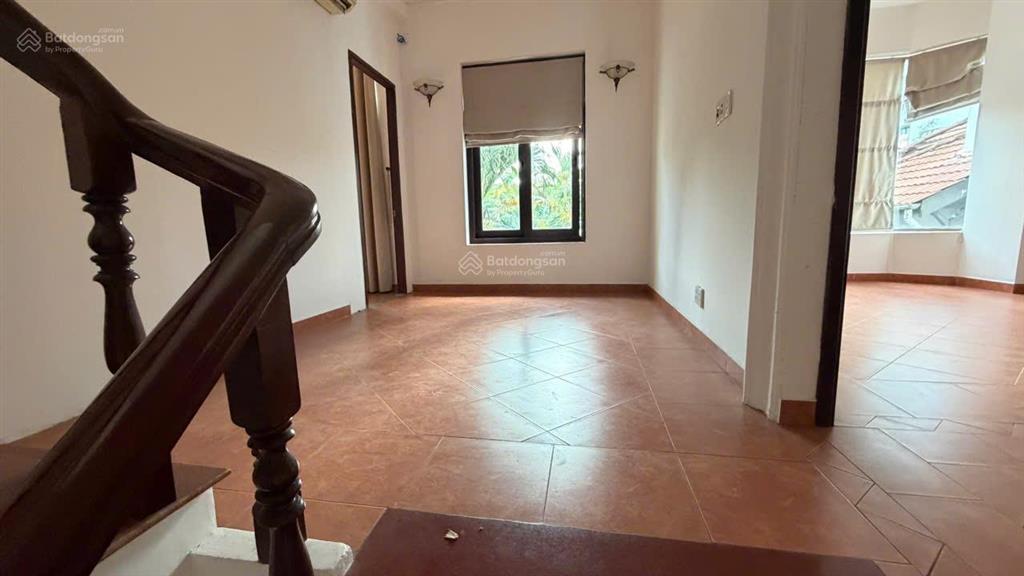 Cho thuê nhà nguyễn văn hưởng, 12x25, 300m2, 2 lầu, 5pn, có hồ bơi, 105 triệu