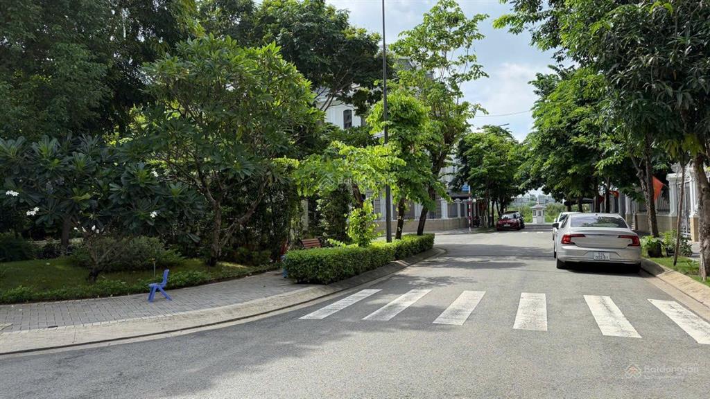 Bán villa victoria village đường lâm quang ky, 15x20, 300m2, 4 tầng, 65 tỷ
