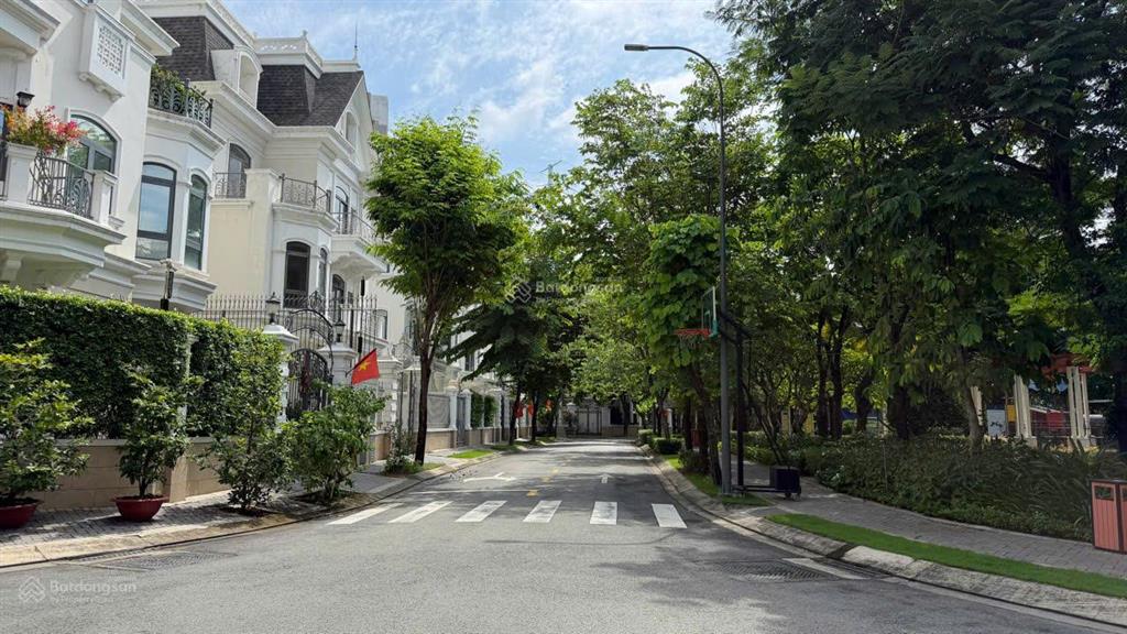 Bán villa victoria village đường lâm quang ky, 15x20, 300m2, 4 tầng, 65 tỷ