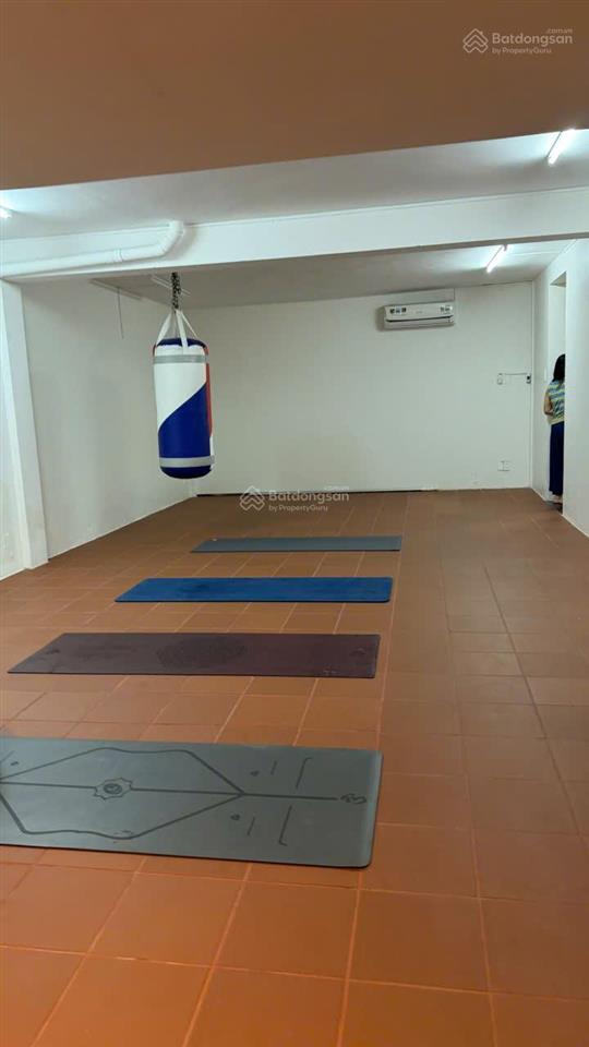 Cho thuê nhà 2mt hẻm 8m đường quốc hương, 18x18, 300m², 2 lầu, 5pn, 125 triệu/tháng