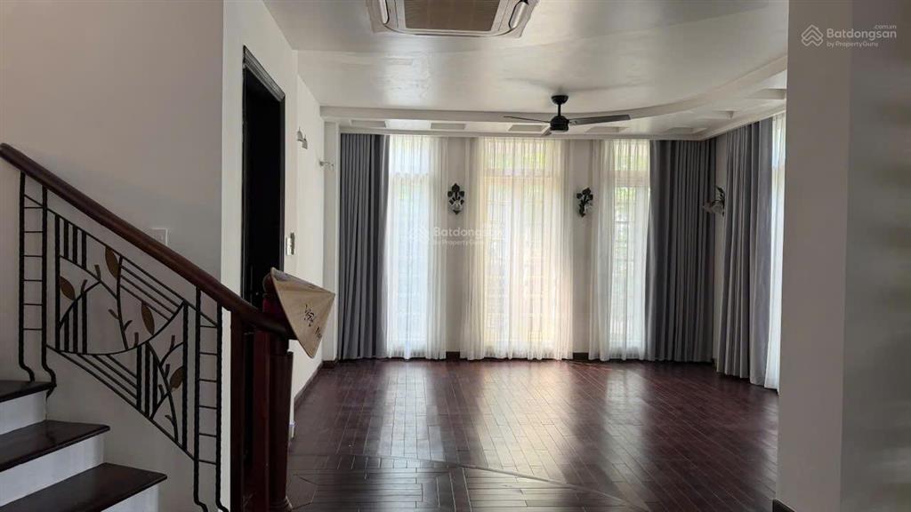 Cho thuê nhà 2mt hẻm 8m đường quốc hương, 18x18, 300m², 2 lầu, 5pn, 125 triệu/tháng